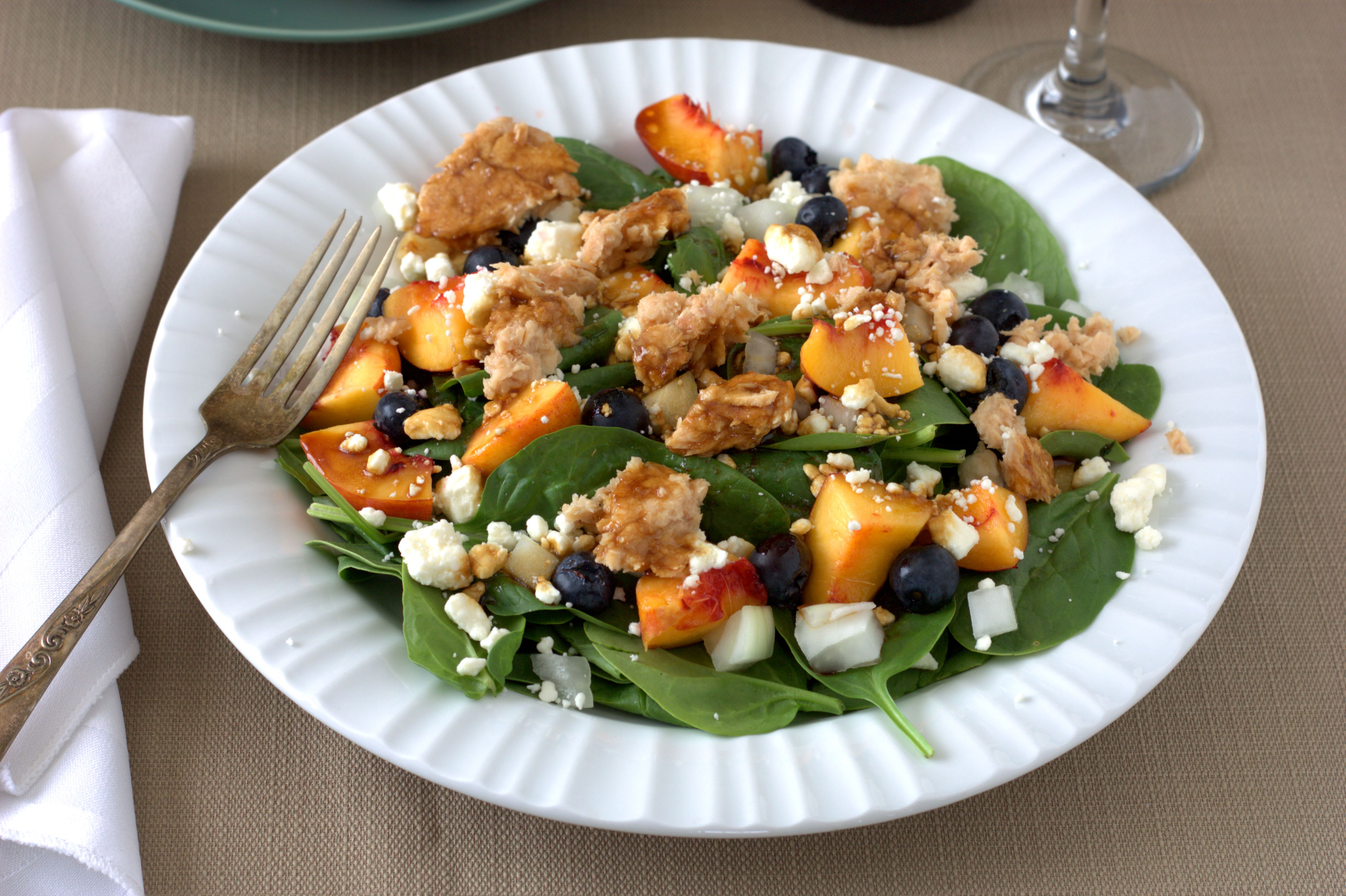 spinach and salmon salad
